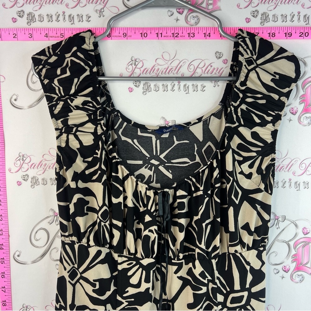 Reitmans dress milkmaid floral Black and Beige Floral Print Sleeveless Dress - Picture 4 of 9